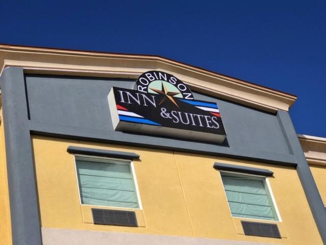 Robinson Inn And Suites Buitenkant foto