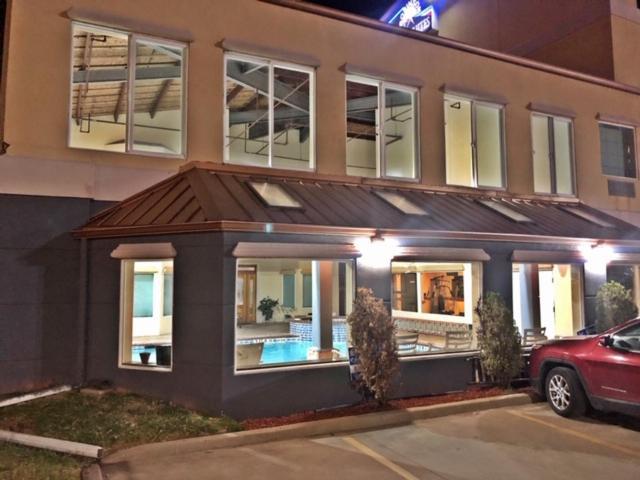Robinson Inn And Suites Buitenkant foto